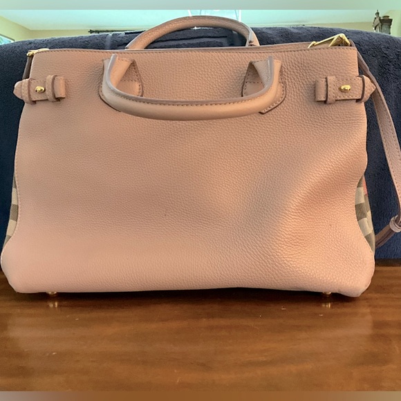 Genuine Burberry Medium Banner Tote - Picture 1 of 9